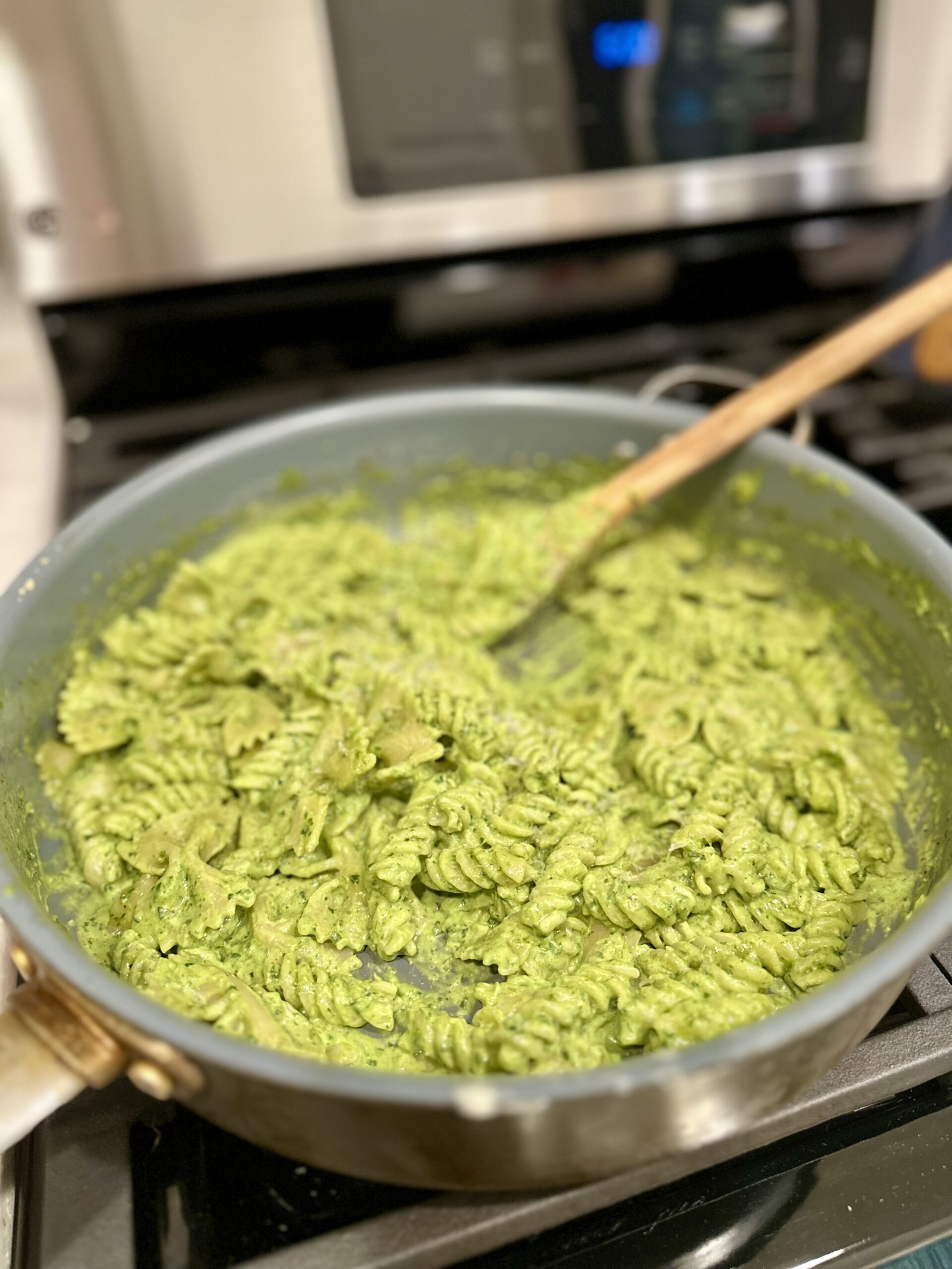 Creamy Pesto Pasta Recipe - In the Kitchen with Steff